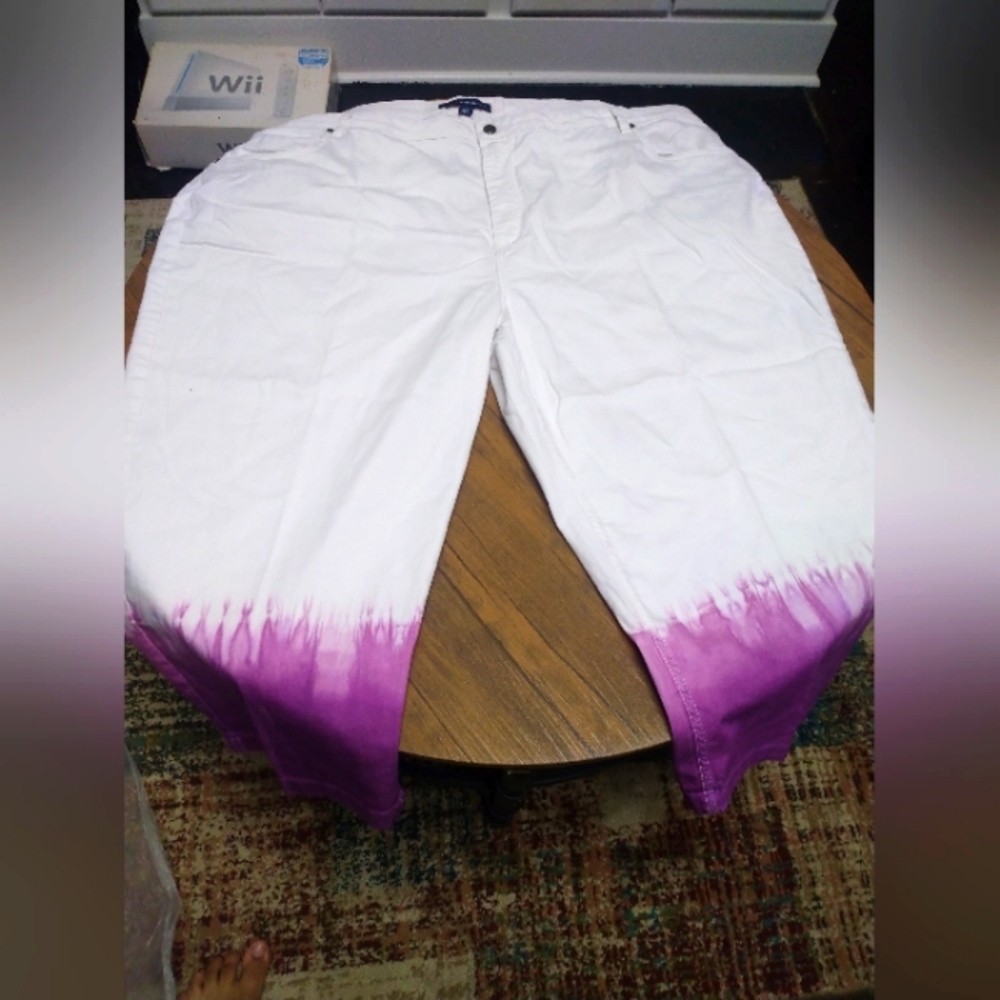 White/Violet Ombre Capri Jeans